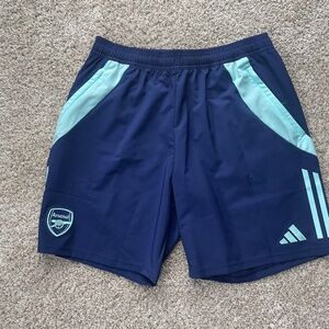 NWOT Men’s Large Adidas Arsenal FC Blue soccer training shorts